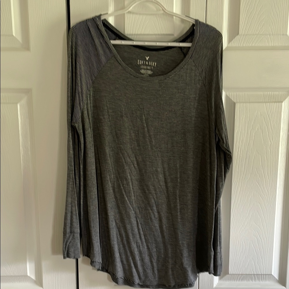 American Eagle Women's Gray Long Sleeve Top